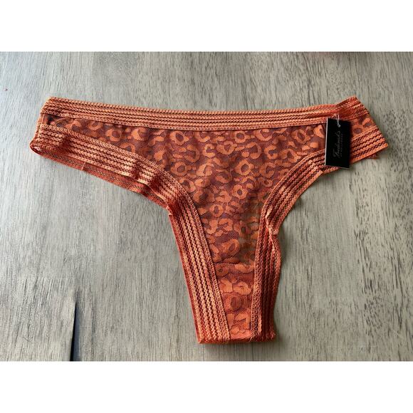 Frederick's of Hollywood Pumpkin Spice Leopard Lace Thong - 1X - Picture 1 of 2